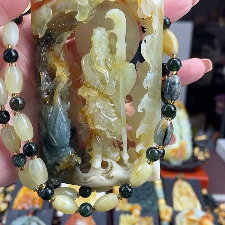 蛇纹石玉未镶嵌颈饰