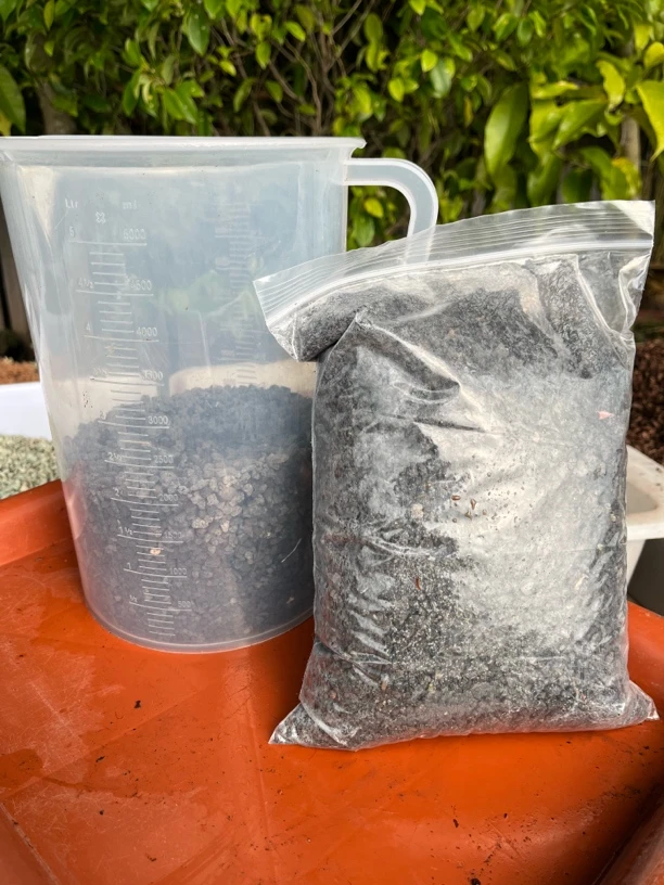 多肉配盆火山岩铺面石