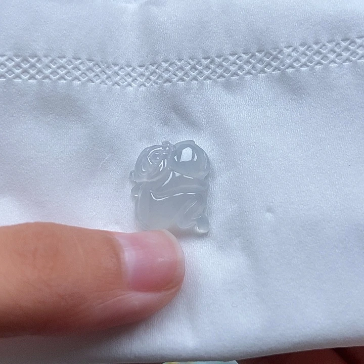 翡翠挂件未镶嵌吊坠