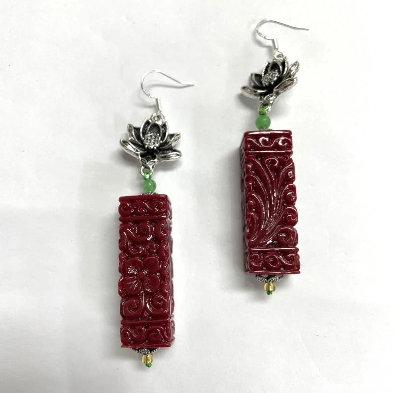 123号牛红色耳环吊坠