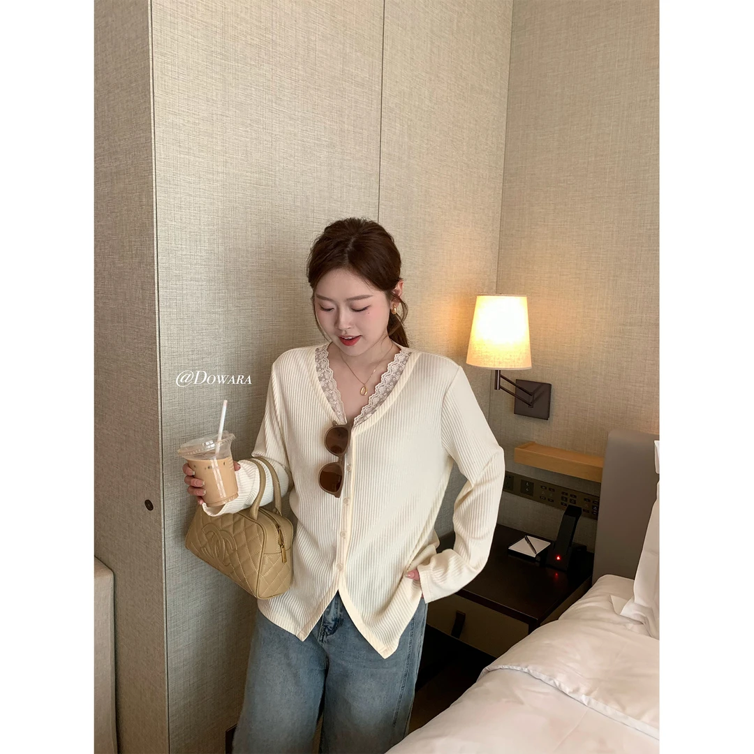 现货6414D大婉酱微胖定制温柔法式V领蕾丝拼接针织衫春季显瘦上衣