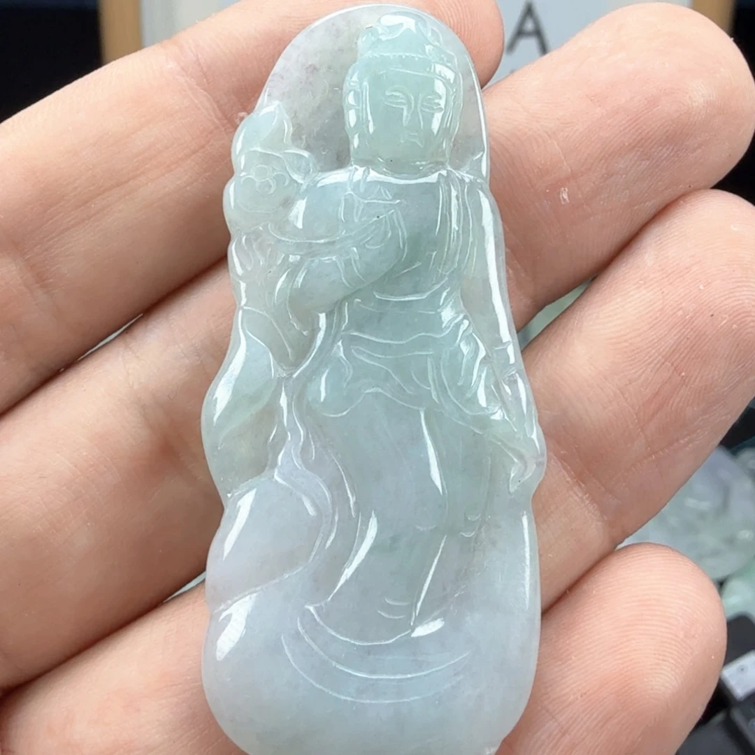 翡翠挂件未镶嵌翡翠