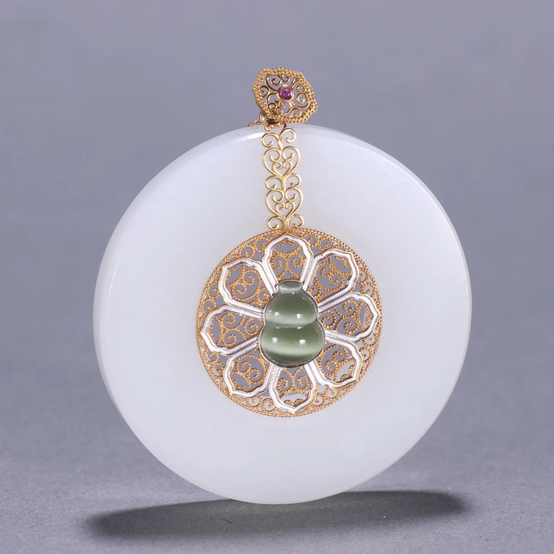 1112《承玺国际》创汇· 嵌和田玉花纹挂坠