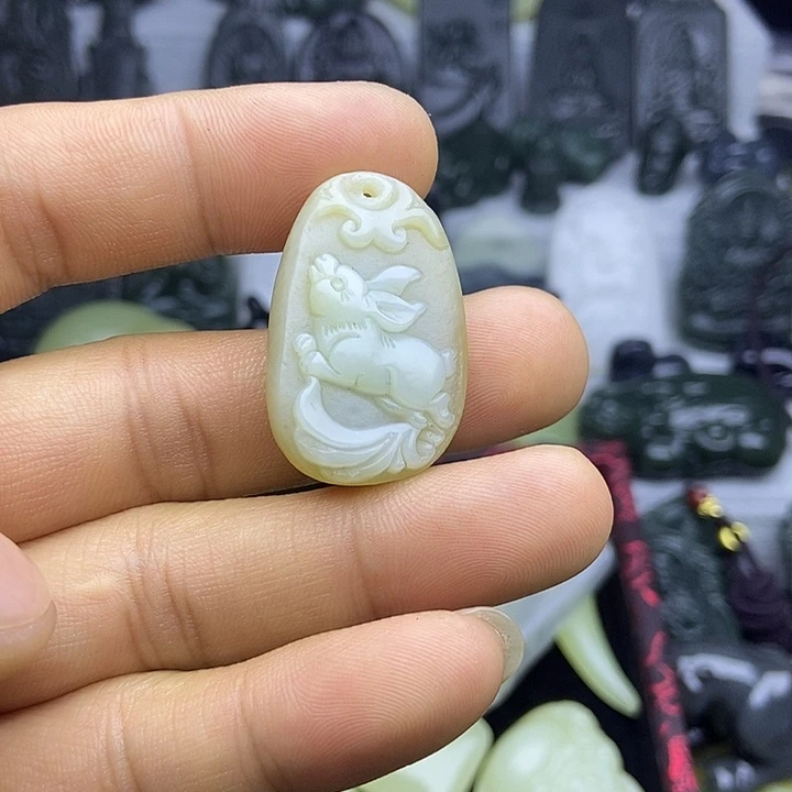 和田玉未镶嵌颈饰