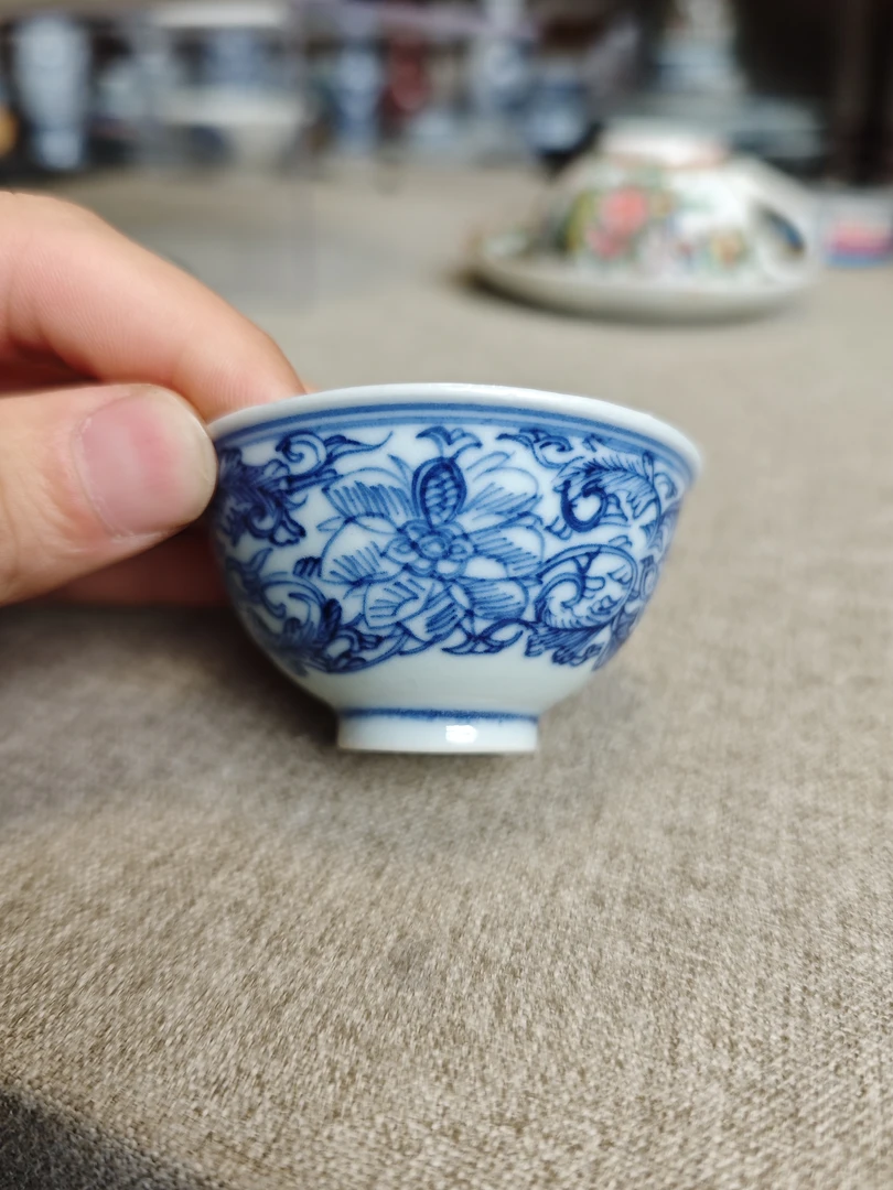 小嘉细路青花缠枝莲杯，全品。