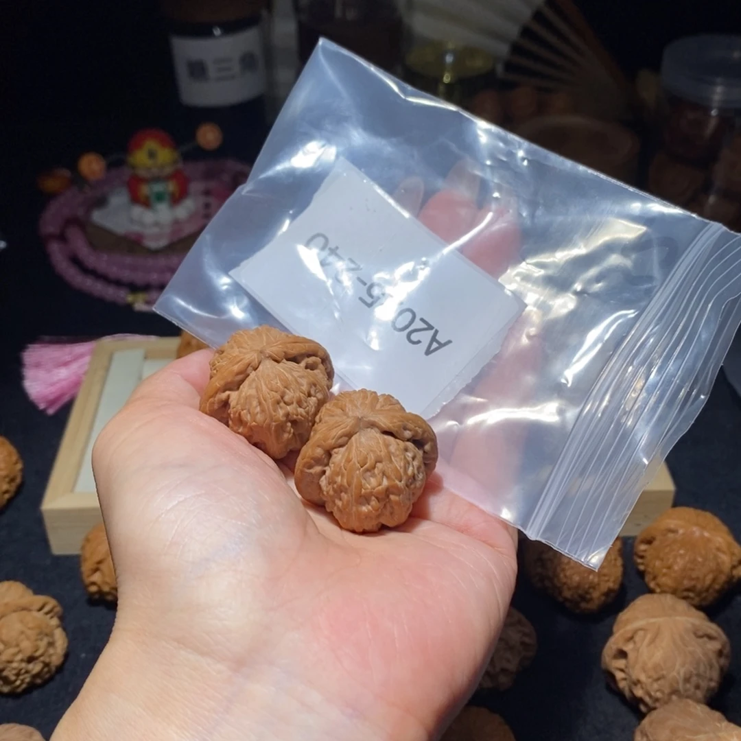 吊坠文玩核桃白狮子是32