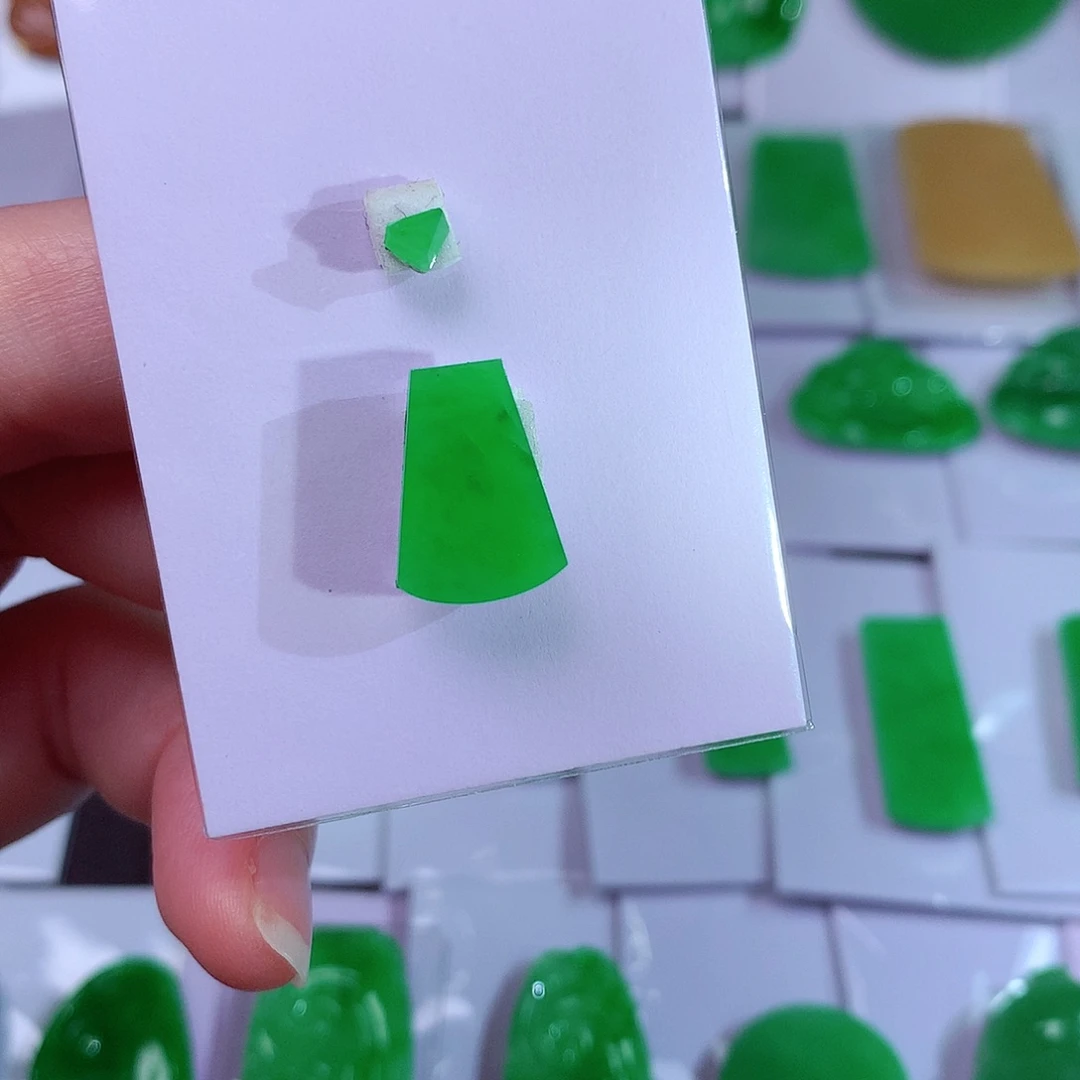 吊坠(赠链)未镶嵌翡翠天然翡翠