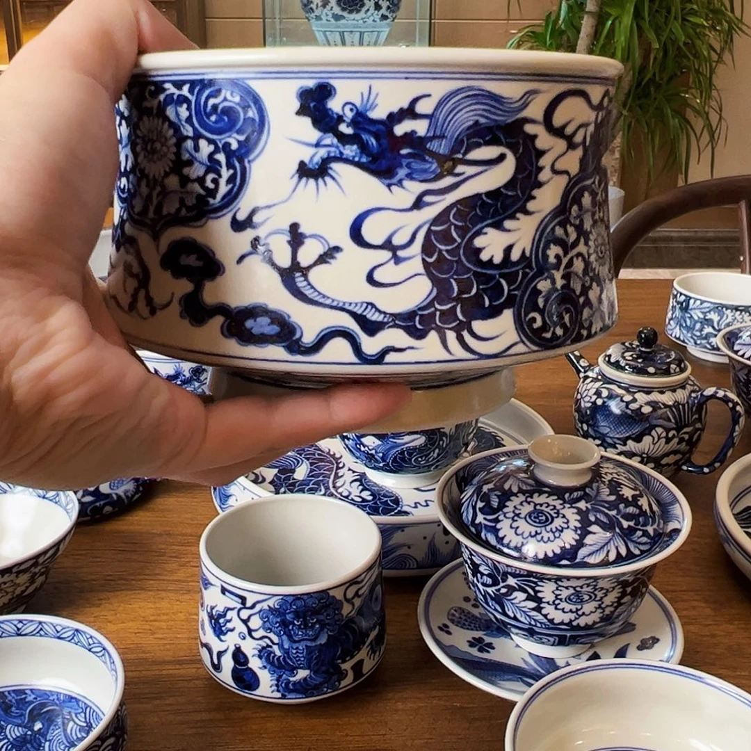 虎***间瓷片青花双龙水洗