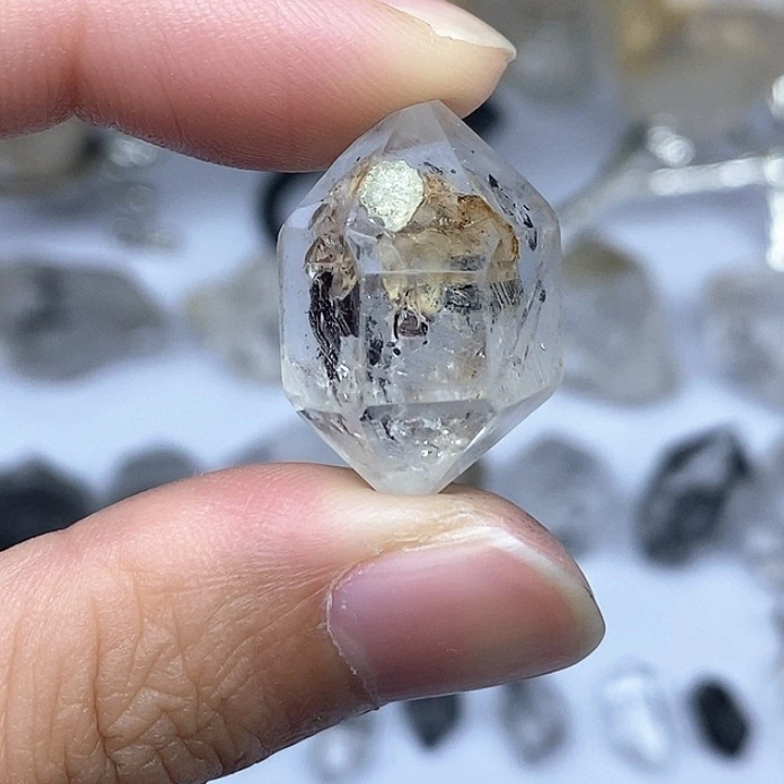 水晶颈饰未镶嵌黄泥闪墨闪灵钻