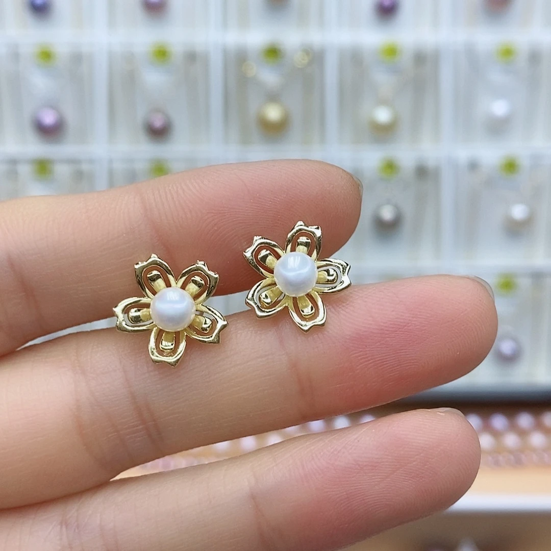 银S925镶嵌吊坠(赠链)淡水珍珠