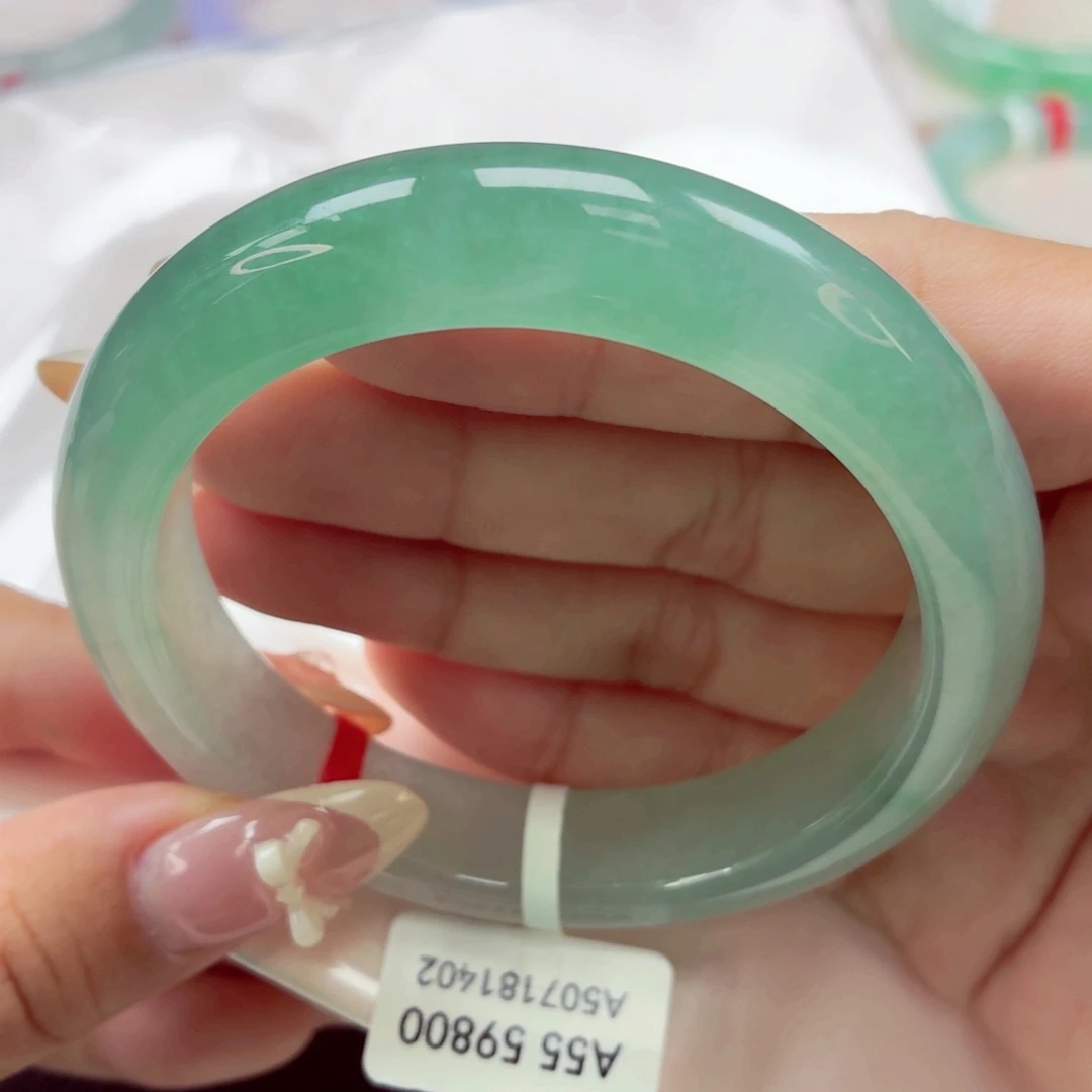 翡翠未镶嵌手镯68冰湖水绿半山水56-06