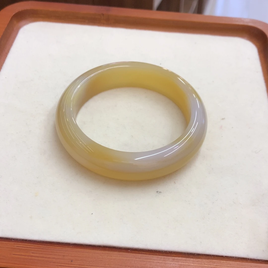 石英质玉未镶嵌手镯