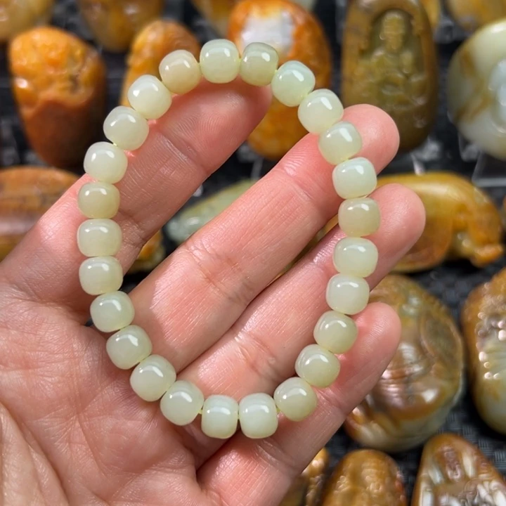 和田玉未镶嵌把件