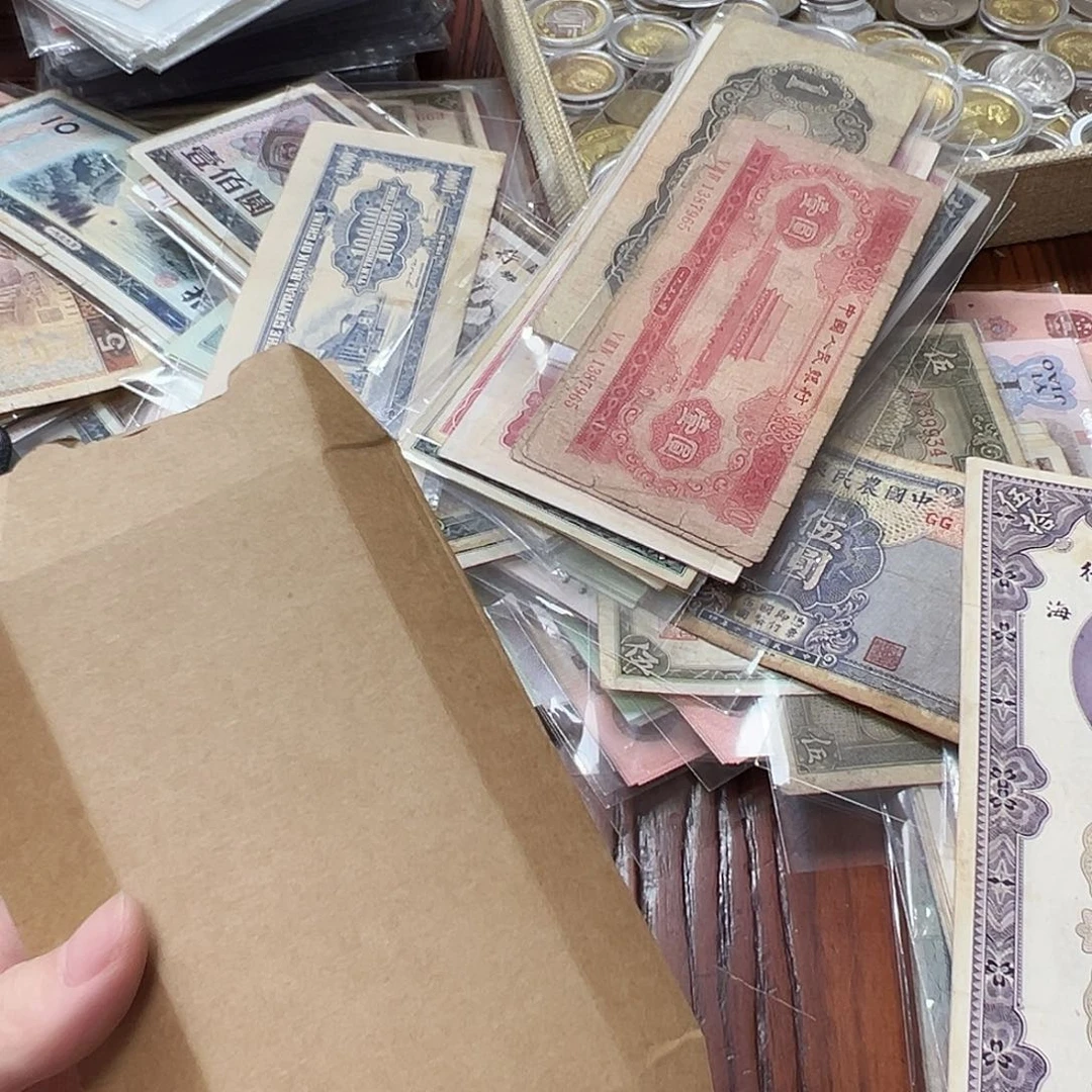 拍品。