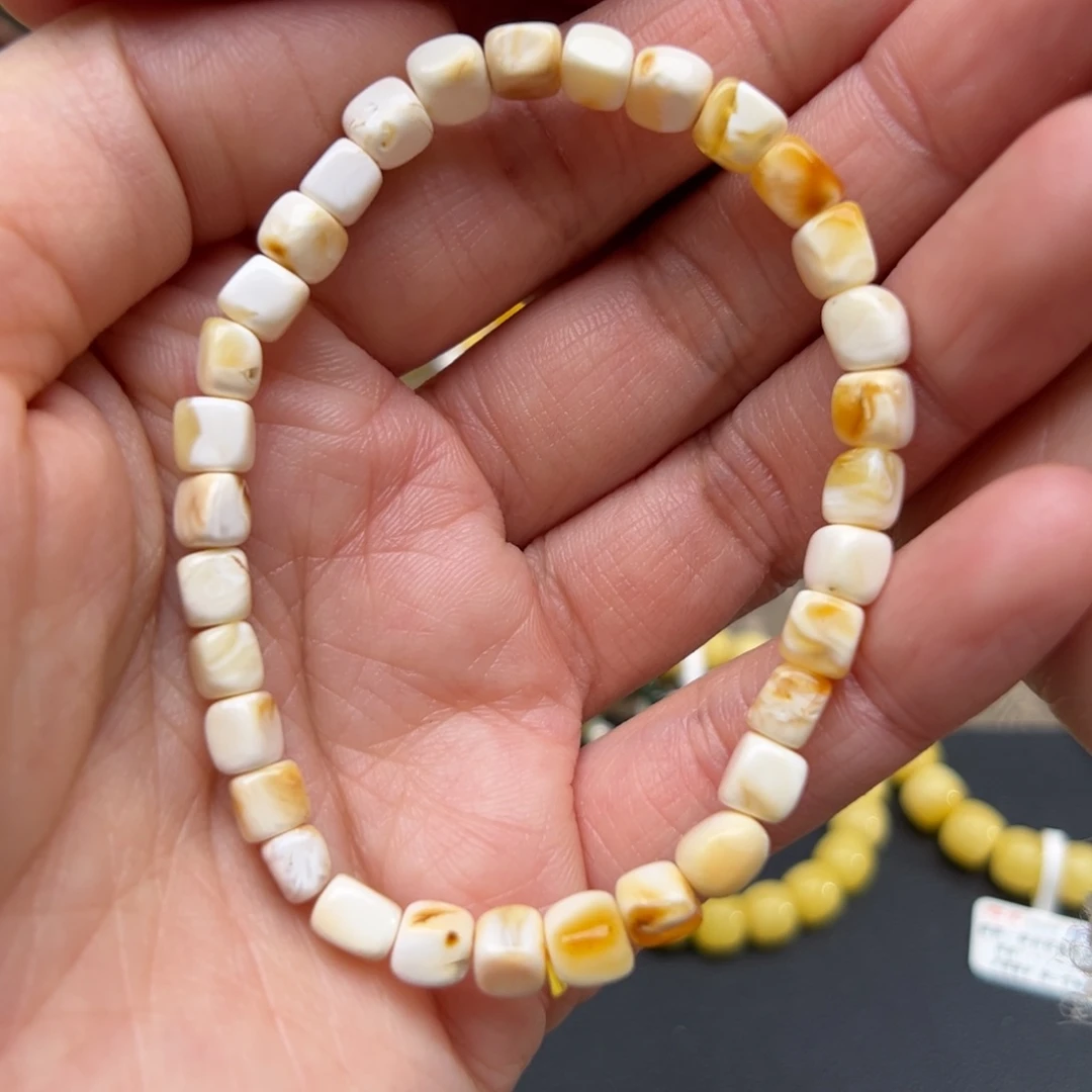 琥珀裸石未镶嵌琥珀裸石未镶嵌98