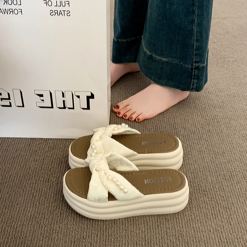 手术室专用拖鞋夏季新款舒适时尚百搭厚底交叉珍珠网红小香风拖鞋