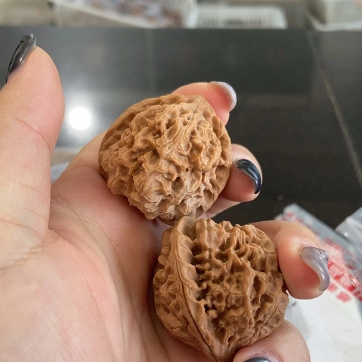 吊坠文玩核桃鱼籽纹