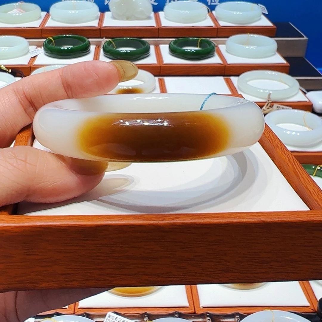 和田玉未镶嵌手镯一口糖5657