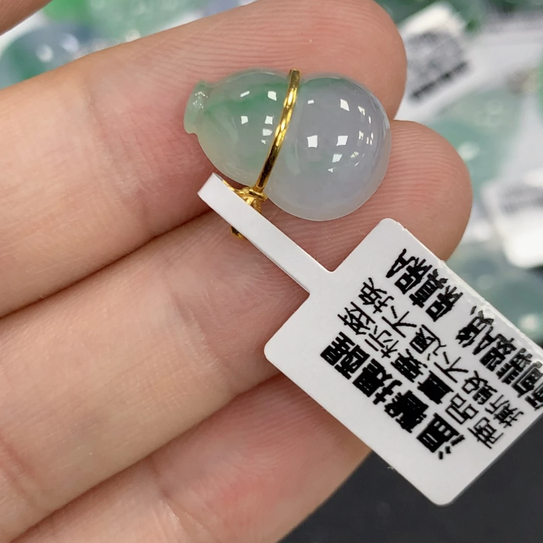 颈饰18K金镶嵌翡翠