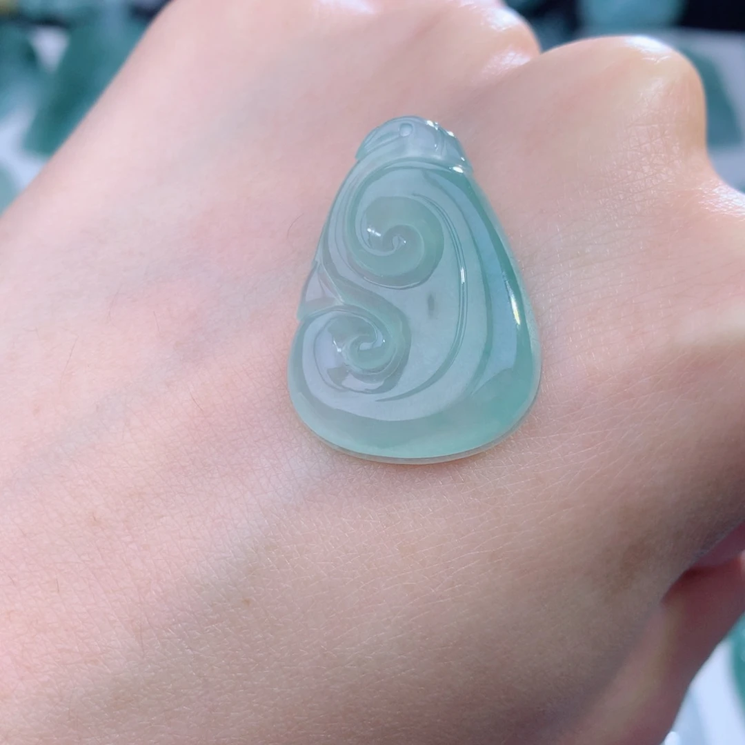 颈饰未镶嵌翡翠如意