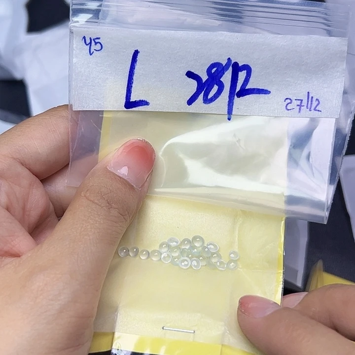 未镶嵌定制翡翠L****?