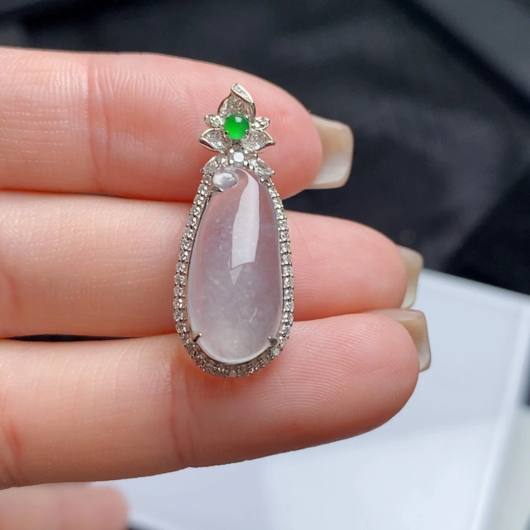 翡翠18K金镶嵌颈饰高冰福瓜吊坠