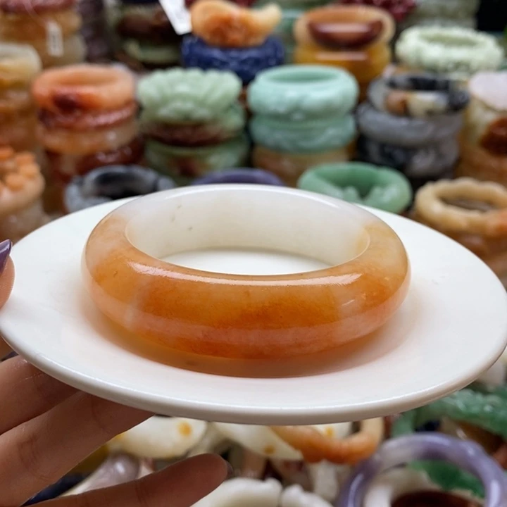 石英岩玉未镶嵌手镯圈口58