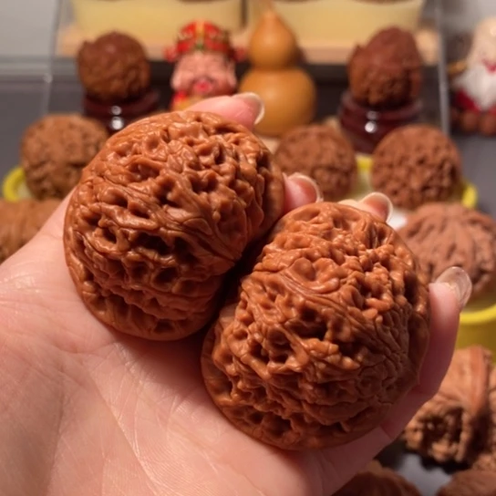 文玩核桃吊坠49水龙纹