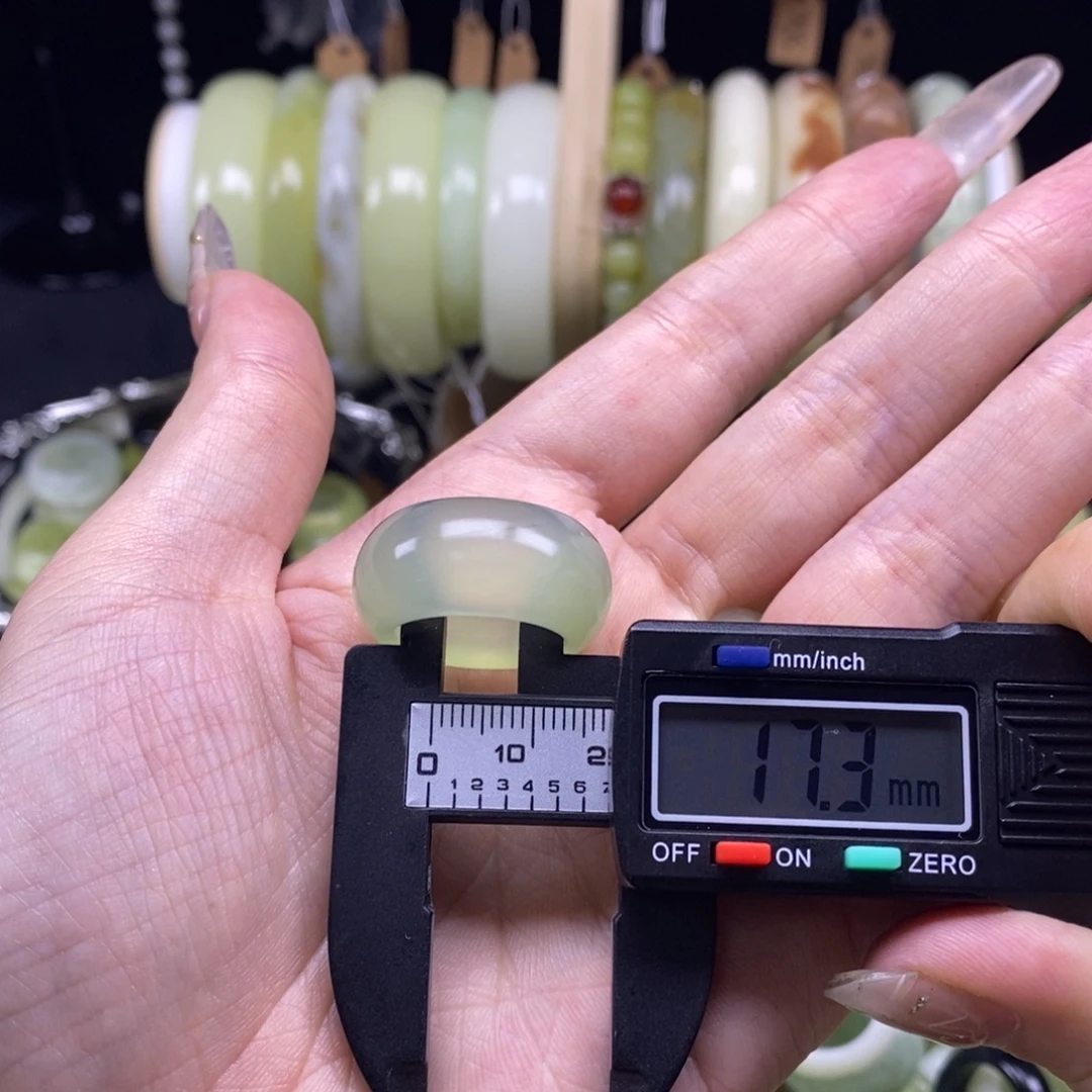 蛇纹石玉未镶嵌戒指