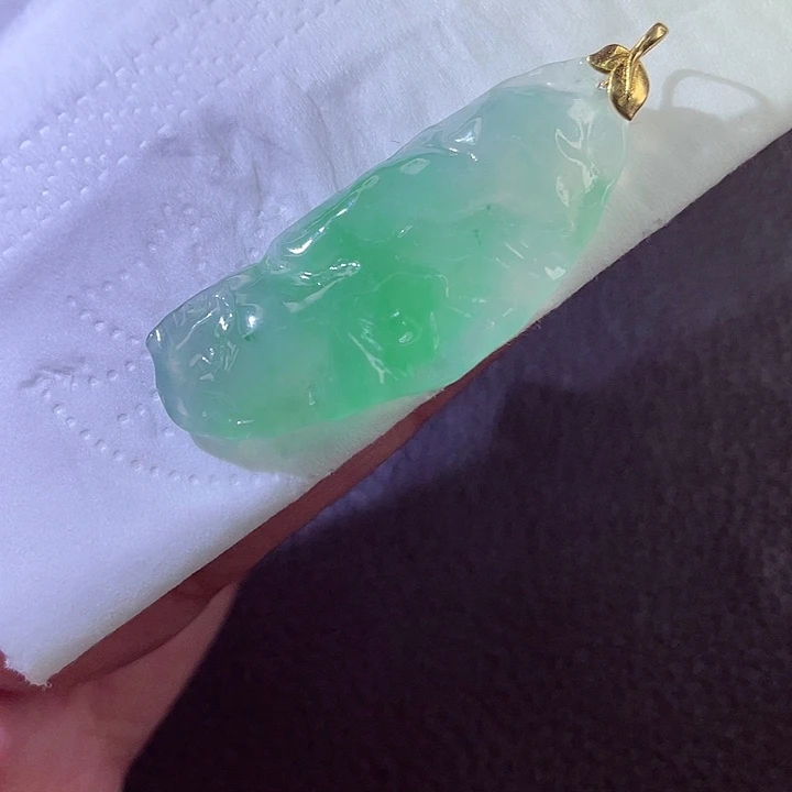 翡翠18K金镶嵌颈饰翡翠