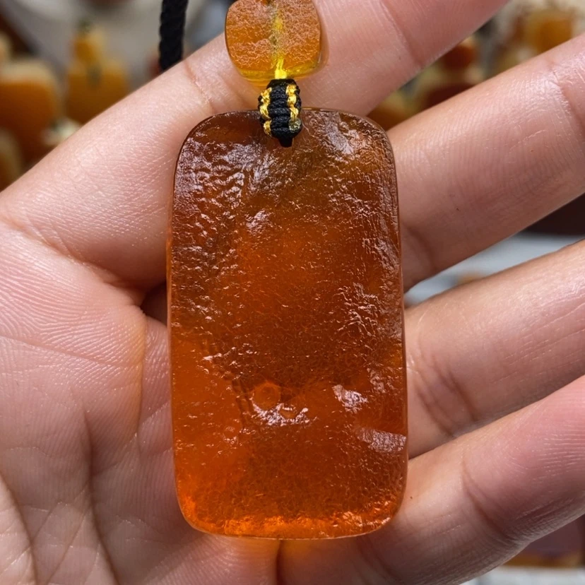 【闪购商品】琥珀颈饰未镶嵌