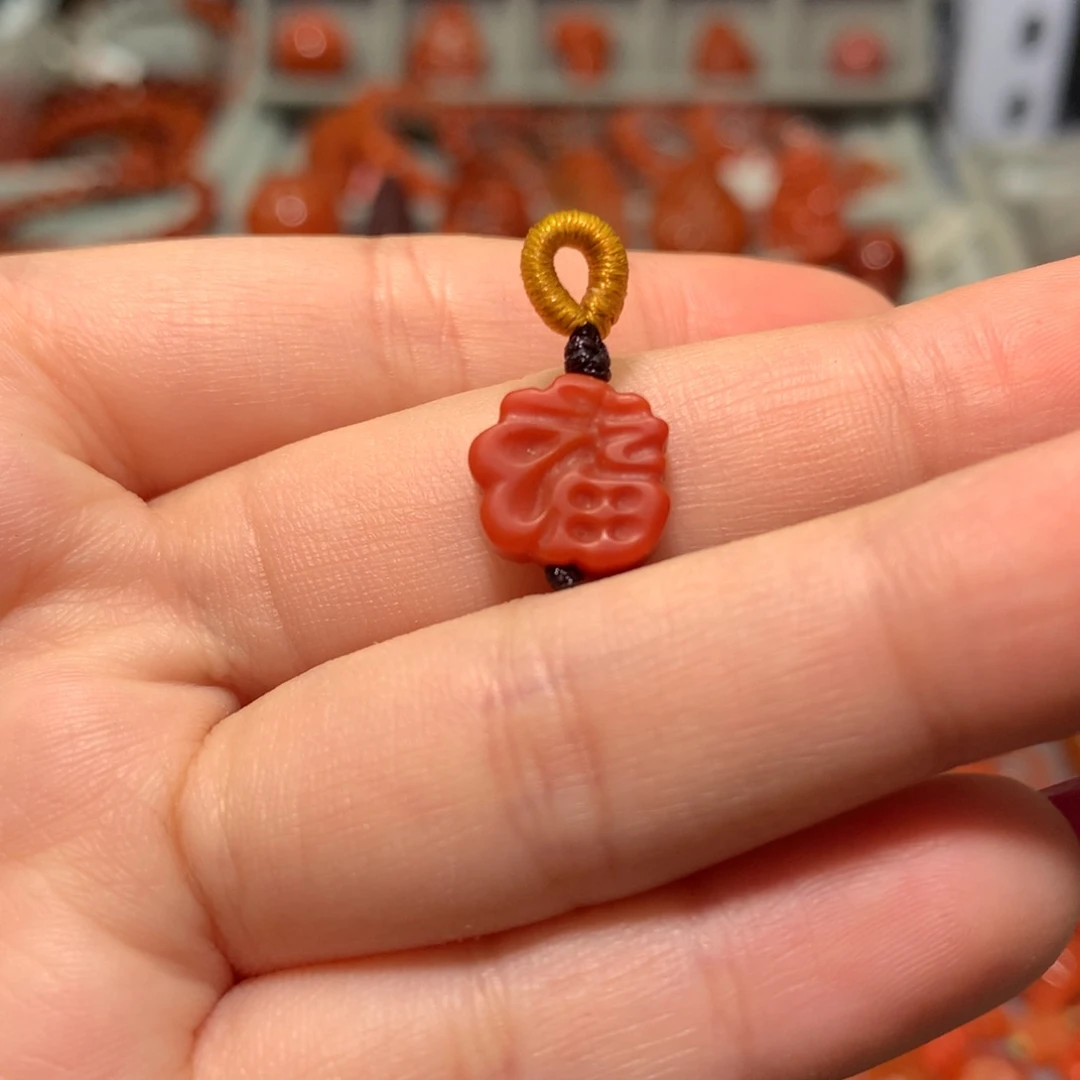 【闪购商品】南红玛瑙滴溜未镶嵌