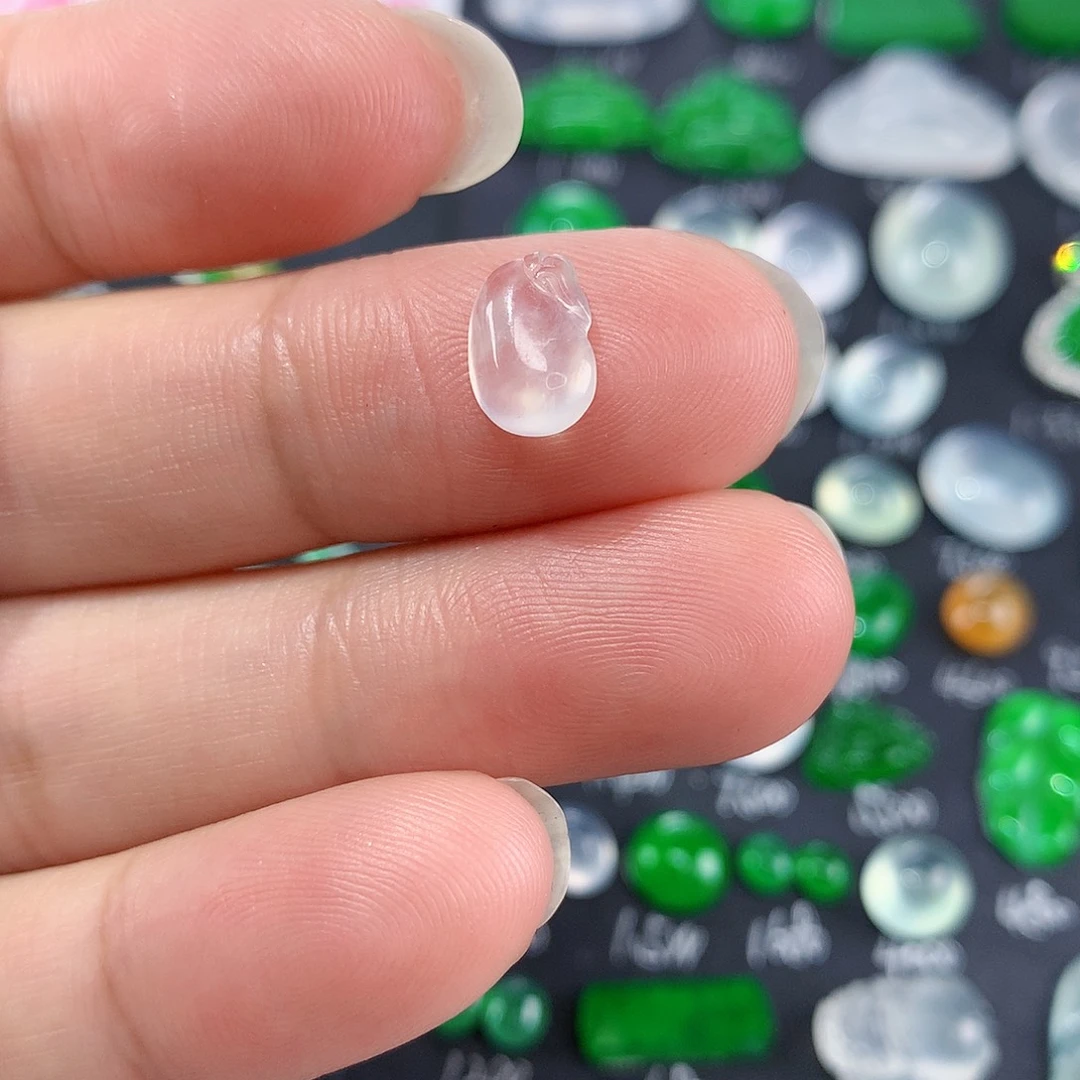 翡翠颈饰未镶嵌天然翡翠高冰钱袋