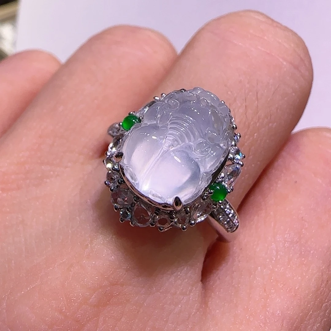 翡翠戒指18K金镶嵌貔貅