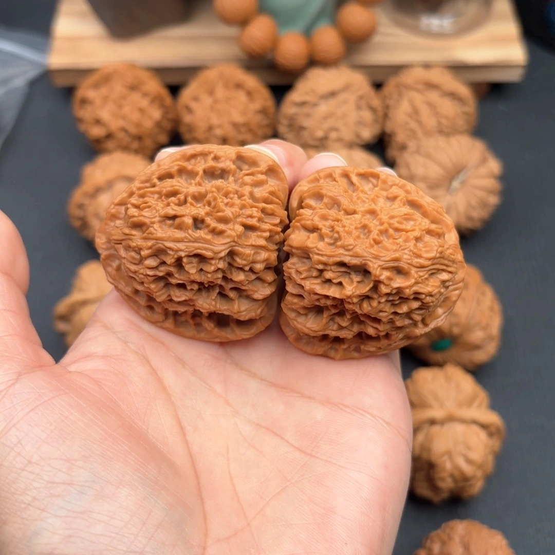 文玩核桃把件2****分三角疆45