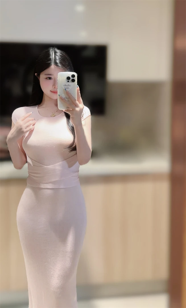 法式气质交叉绑带针织长裙女优雅芭蕾风粉色中长款连衣裙打底裙子