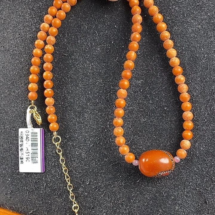 蜜蜡未镶嵌珠宝奇石