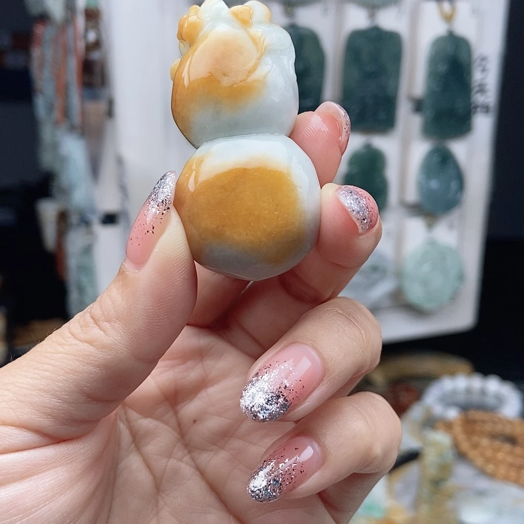 翡翠颈饰未镶嵌翡翠