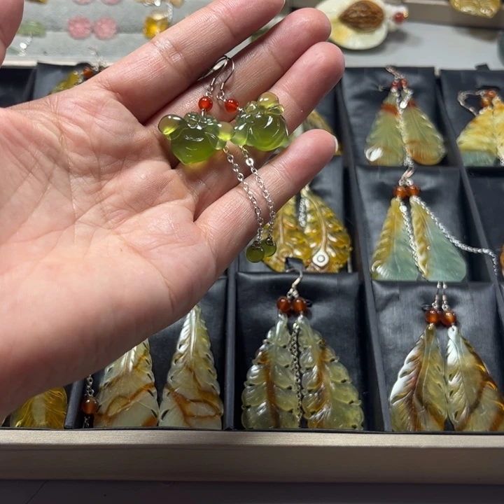合金蛇纹石玉耳饰