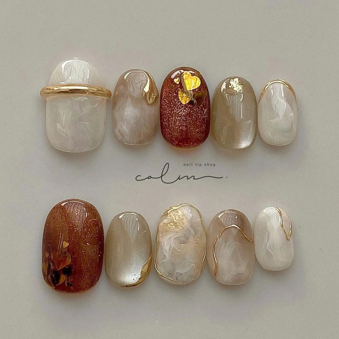 梦幻纯手工穿戴甲短款椭圆形猫眼ins高级气质显白，小众美甲穿戴甲