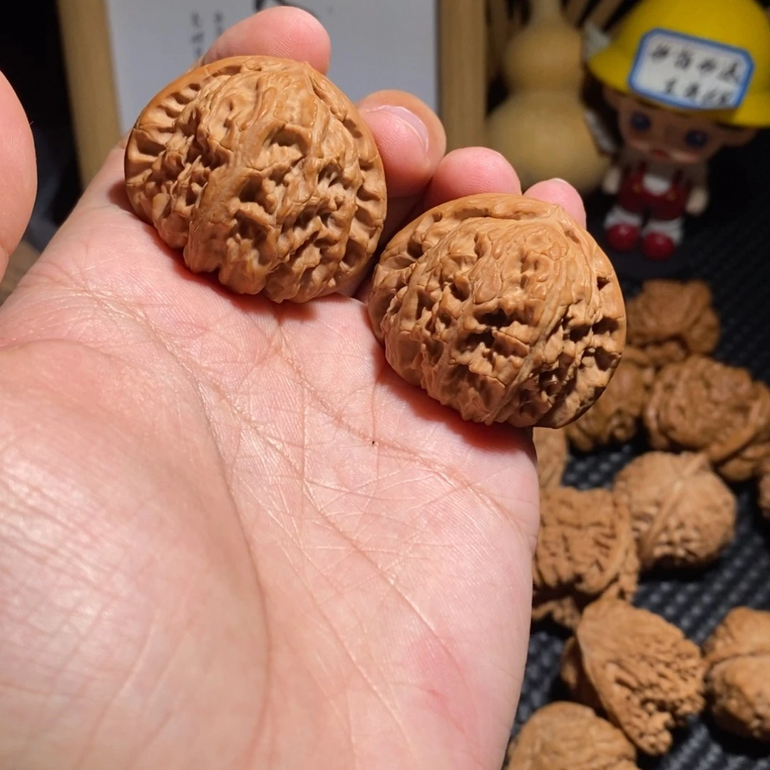 文玩核桃把件41.5三角白