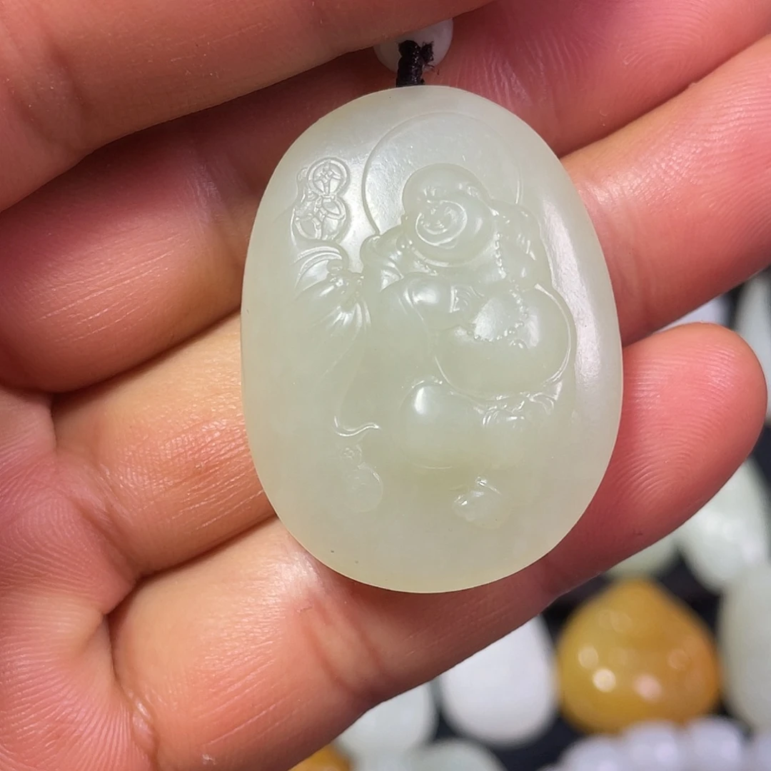 和田玉未镶嵌颈饰吊坠