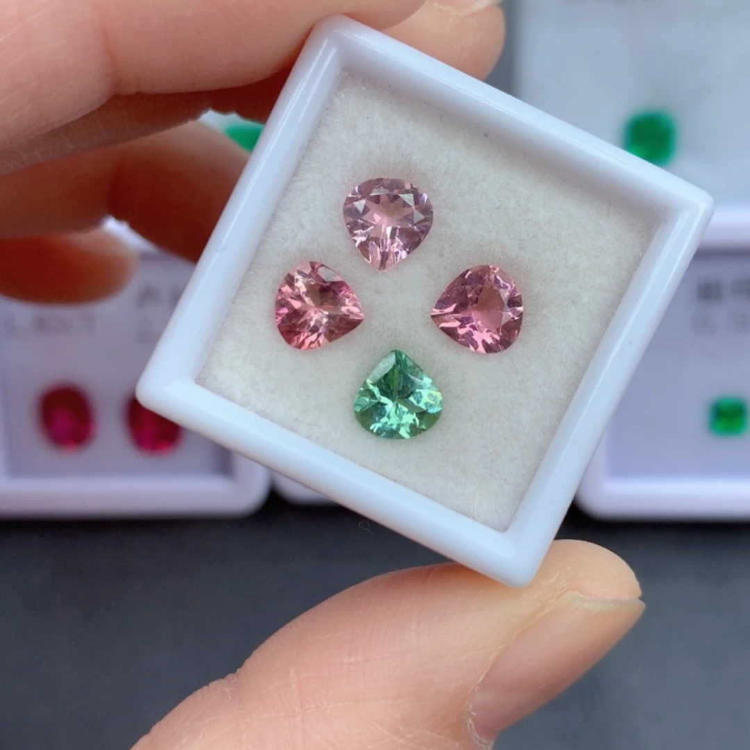 未镶嵌2.6克拉裸石碧玺