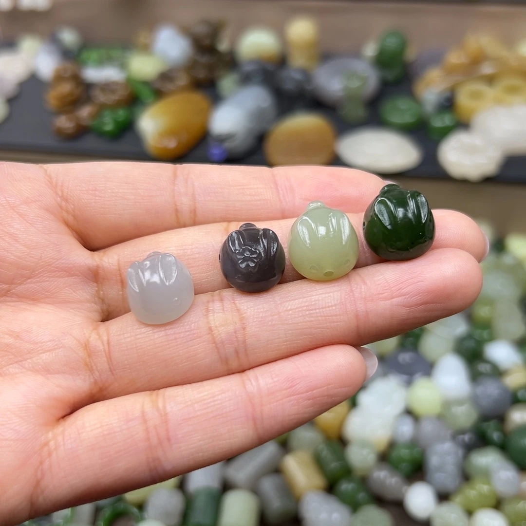 和田玉未镶嵌颈饰98一个多样性发其一