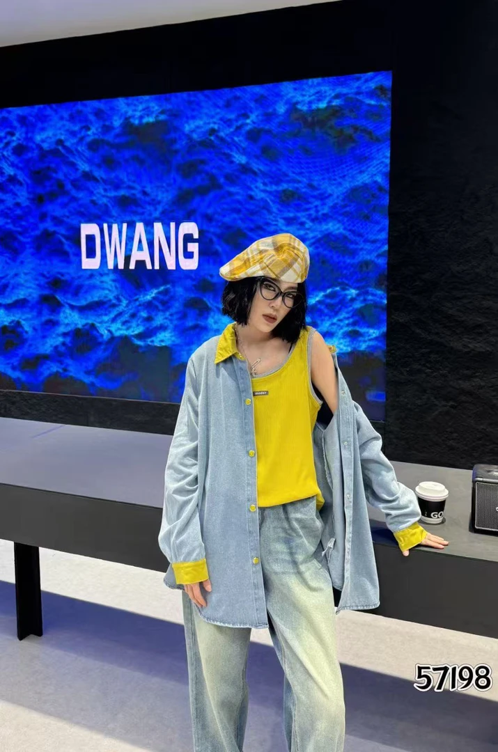 W阿薇-春夏撞色领牛仔外套