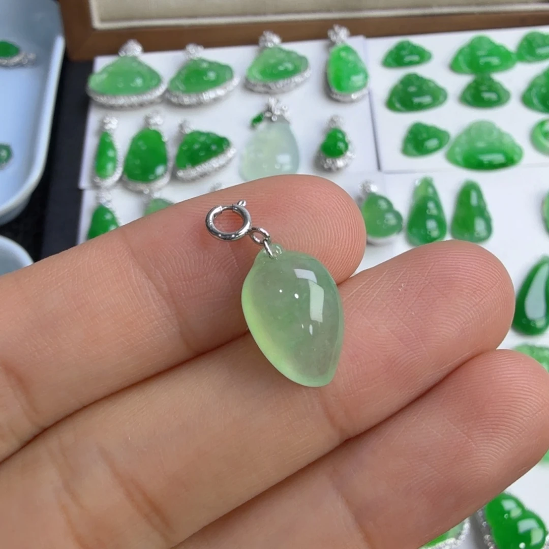 吊坠(不含链)18K金镶嵌翡翠福瓜