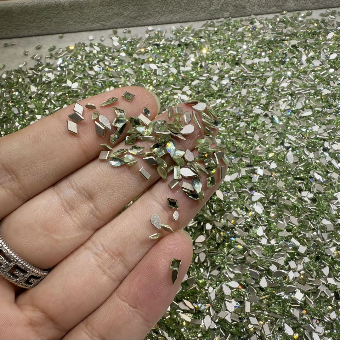 【华子1比1】仿华1比1绿色果绿平底倒边异型钻迷你混装施家平底钻