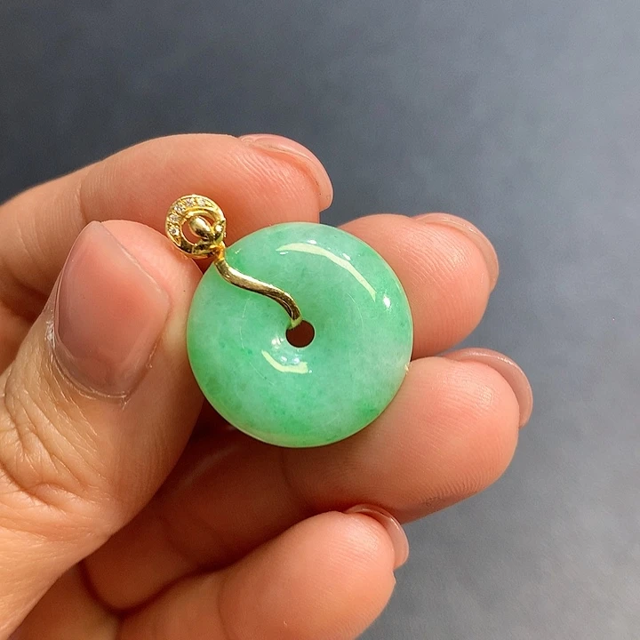 翡翠吊坠(不含链)18K金镶嵌