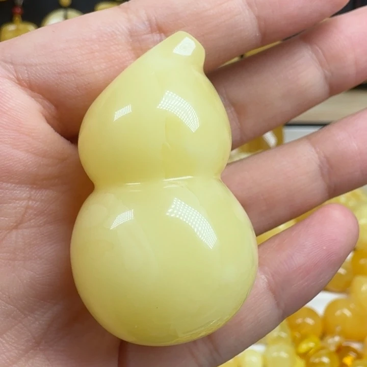 蜜蜡未镶嵌珠宝奇石