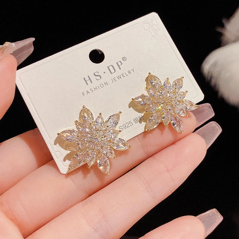 锌合金铅玻璃耳饰 水晶星星耳钉轻奢小众设计感精致百搭气质耳饰